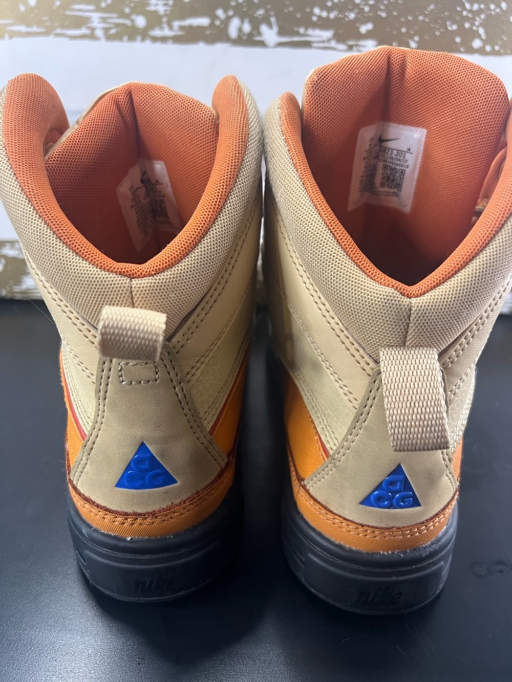 Nike ACG Boots - Picture 4 of 8
